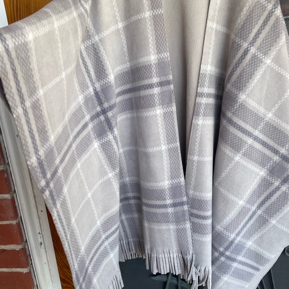 Studio Light Gray Plaid Cozy Wrap - Picture 2 of 7